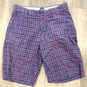 Mens 10” shorts, size 28